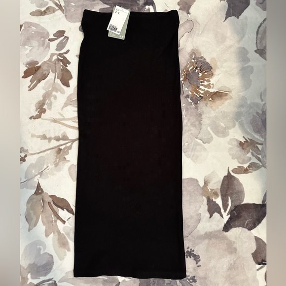 H&M Ribbed Pencil Skirt - Picture 2 of 2